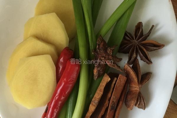 海带红烧肉的做法图解1