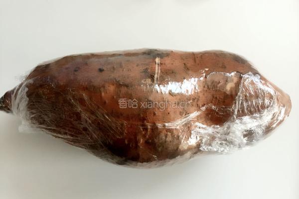 微波炉烤红薯的做法图解1