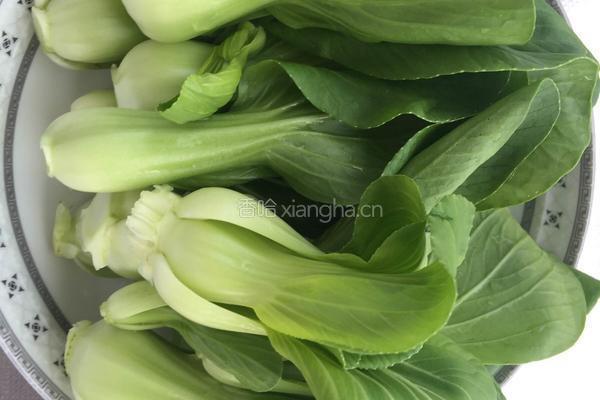 鲜菇炒白菜心的做法图解2