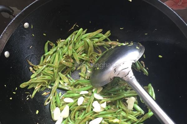 炒芸豆的做法图解6