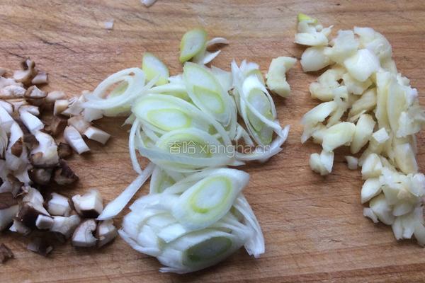 虾仁黄瓜的做法图解2
