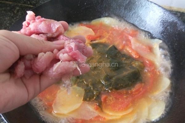 土豆番茄海带汤的做法图解6