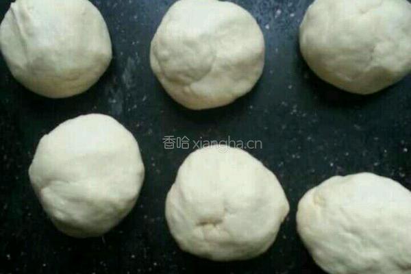 椰蓉奶香叶子面包的做法图解3