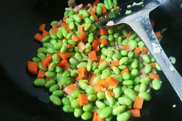 毛豆炒肉的做法图解8