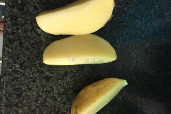 椒盐土豆饼的做法图解1