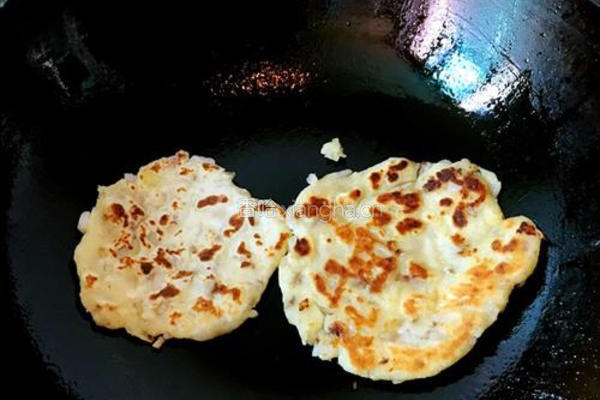 椒盐土豆饼的做法图解4