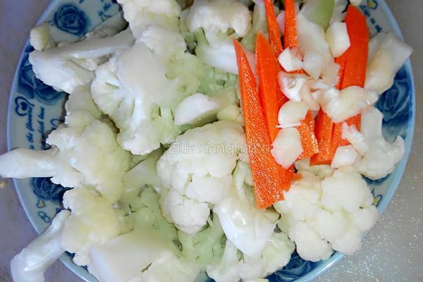素炒菜花的做法图解3