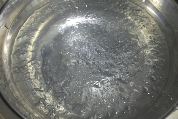 桃胶雪燕奶的做法图解2
