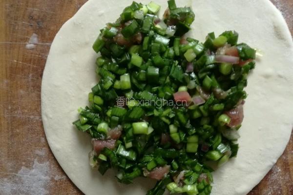 羊肉韭菜盒子的做法图解5