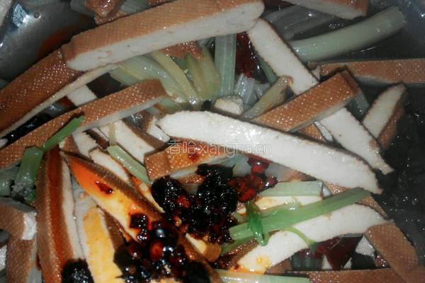 香芹木耳炒白干的做法图解6