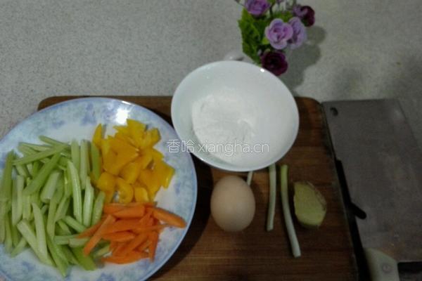 西芹炒虾仁的做法图解2