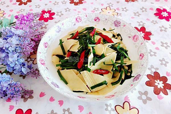 韭菜炒豆腐皮的做法图解6