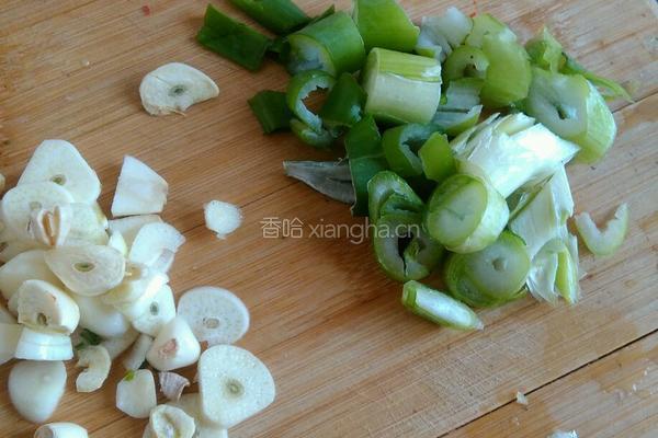 清炒油麦菜的做法图解3