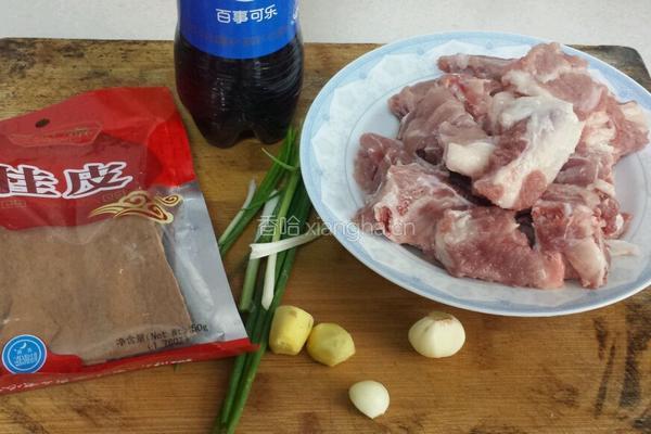 可乐排骨的做法图解1