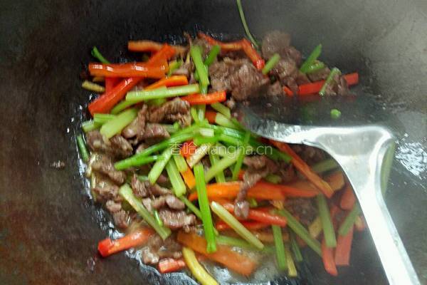 家常炒牛肉的做法图解4