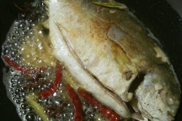 家常干烧鲤鱼的做法图解4
