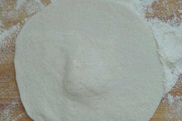 槐花韭菜鸡蛋包子的做法图解18