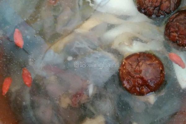 椰子煲乌鸡汤的做法图解5