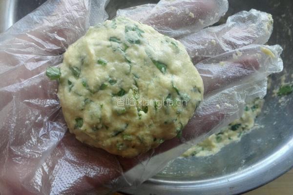 玉米面菜饼子的做法图解5
