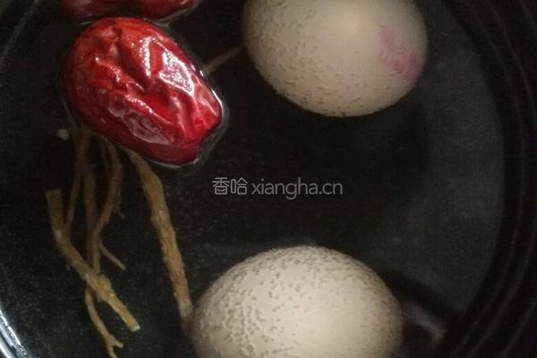 当归红枣鸡蛋的做法图解3