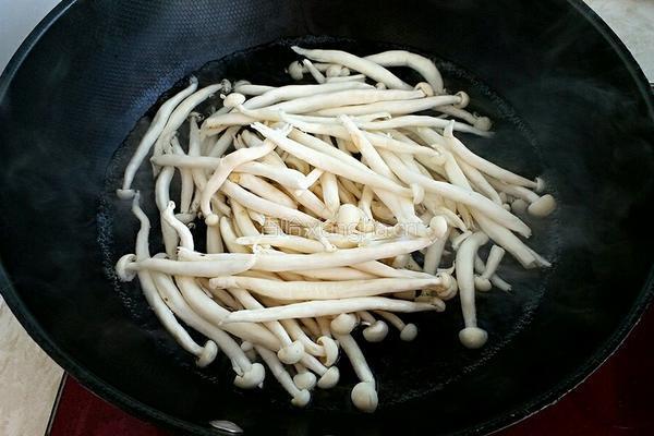 干煸茶树菇的做法图解2