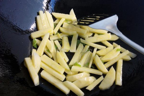荠荠菜炖土豆的做法图解5