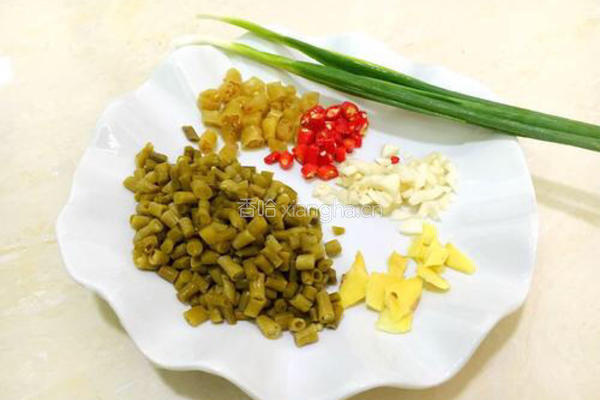 酸菜魔芋豆腐的做法图解2