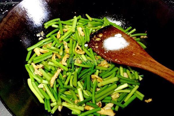 蚝油蒜苗炒鸡丝的做法图解15