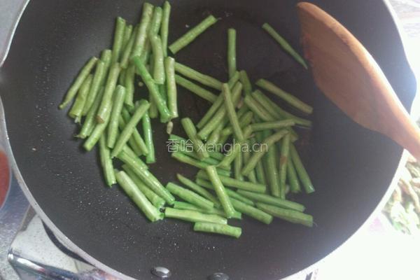 豆角炒肉片的做法图解4