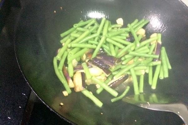 长豆烧茄子的做法图解9
