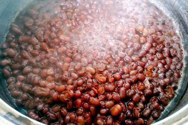 红豆牛奶冰沙的做法图解3