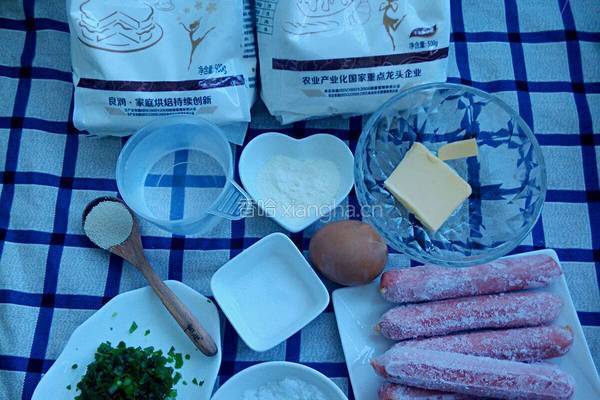 热狗面包卷的做法图解1