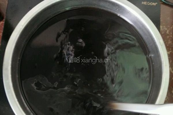 蜂蜜龟苓膏的做法图解2