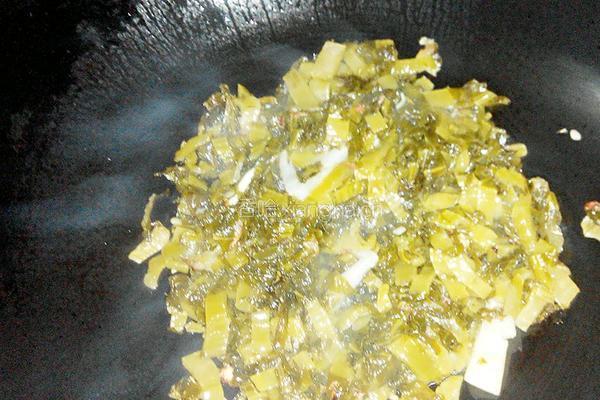 酸菜炒肉的做法图解6