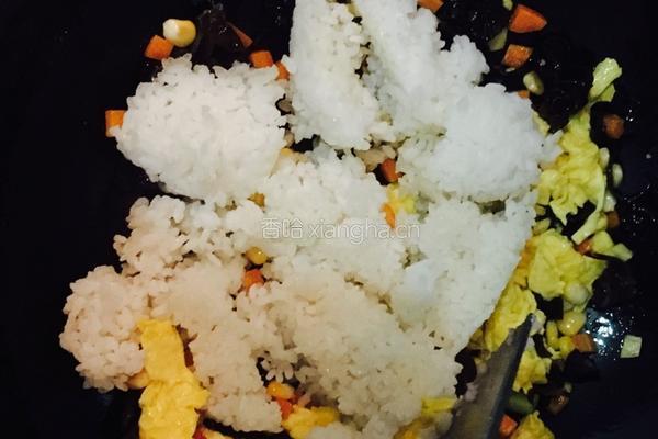腊味什锦炒饭的做法图解9