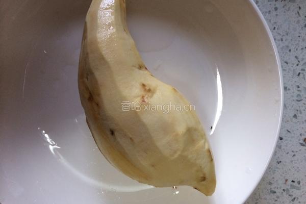 拔丝地瓜的做法图解1