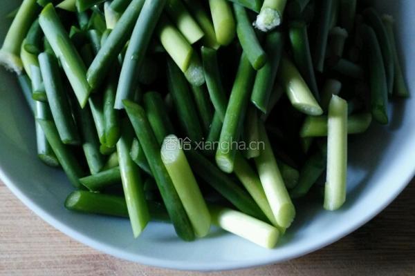 凉拌蒜苔的做法图解2