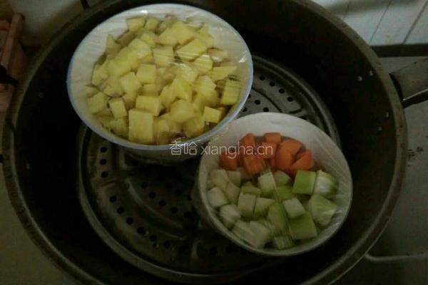 什锦土豆沙拉的做法图解3