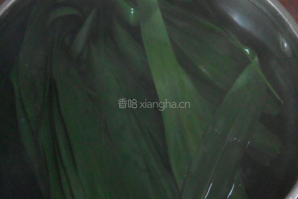 芦叶蒸甜饭的做法图解1