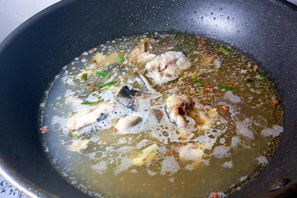 鲶鱼烧茄子的做法图解12