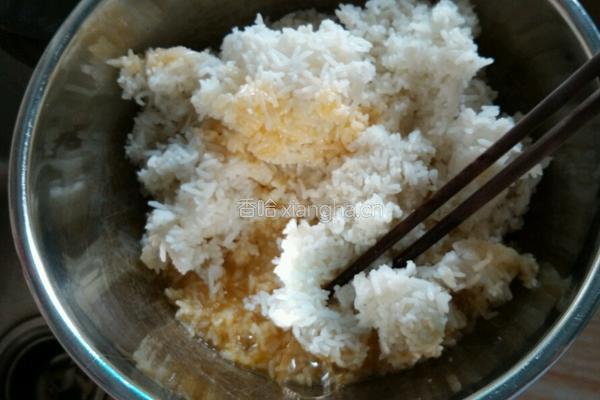 原只菠萝炒饭的做法图解3