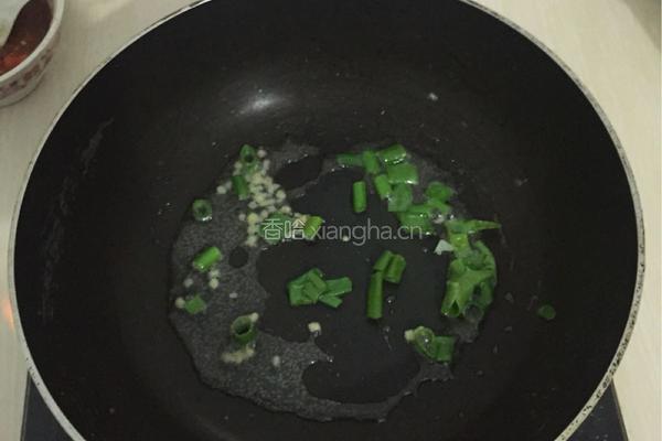 虾仁清汤面的做法图解2