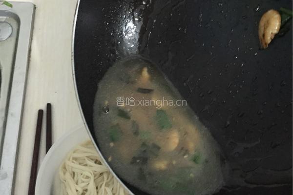 虾仁清汤面的做法图解6