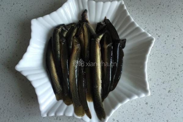 番茄黄瓜泥鳅汤的做法图解1