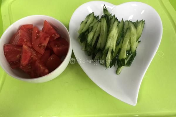 番茄黄瓜泥鳅汤的做法图解3