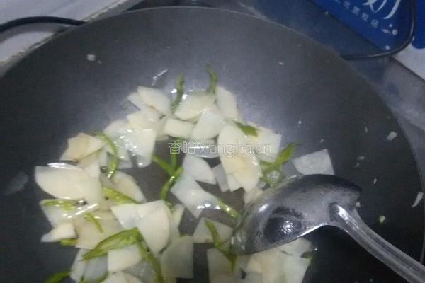 尖椒土豆炒肉丝的做法图解4