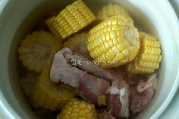 排骨炖玉米的做法图解4