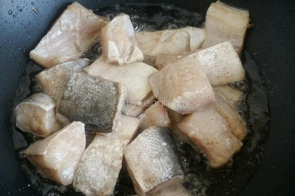 豆腐烧鲢鱼的做法图解6