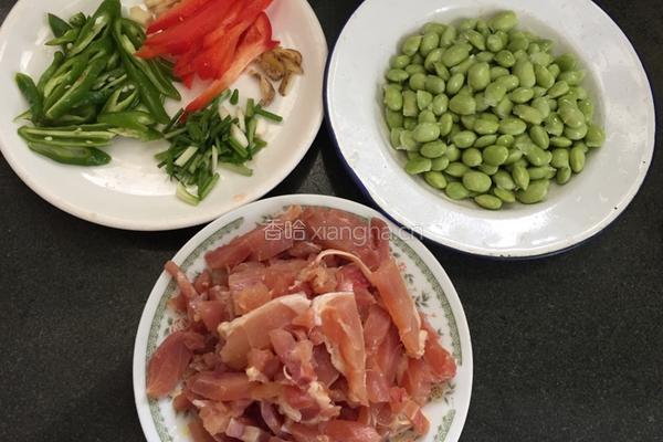 辣鸡腿炒青豆的做法图解1