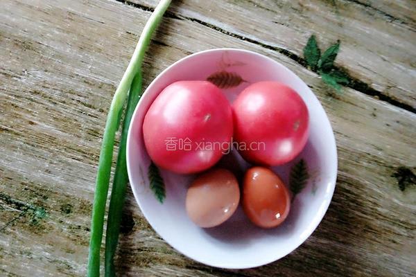 西红柿鸡蛋的做法图解1